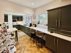 Kitchen- click for photo gallery